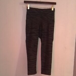 Old Navy Black Leggings Sleek Performance Fit